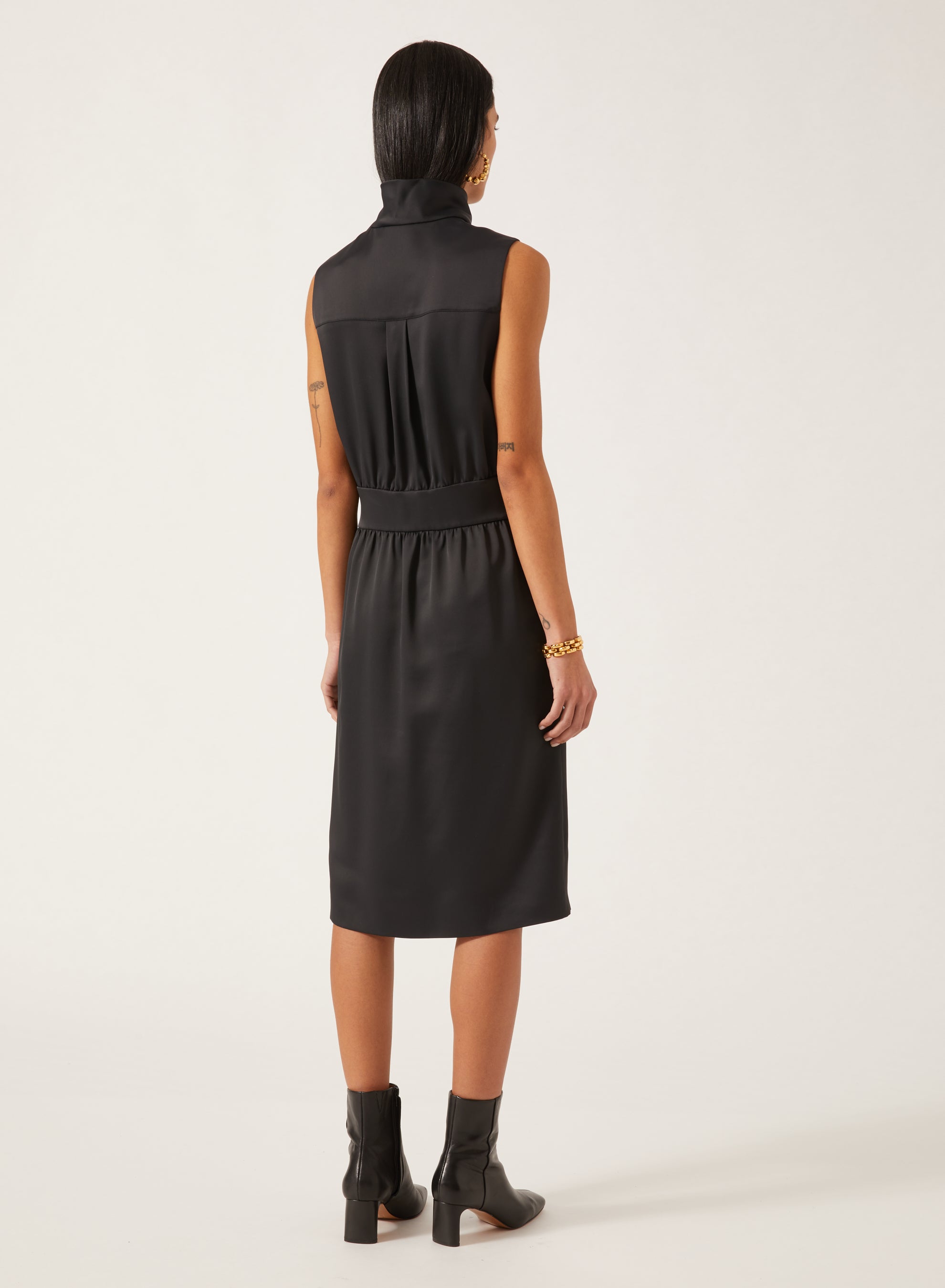 Dark Shadow_1QTY // Robe mi-longue col montant froncée - Dark Shadow