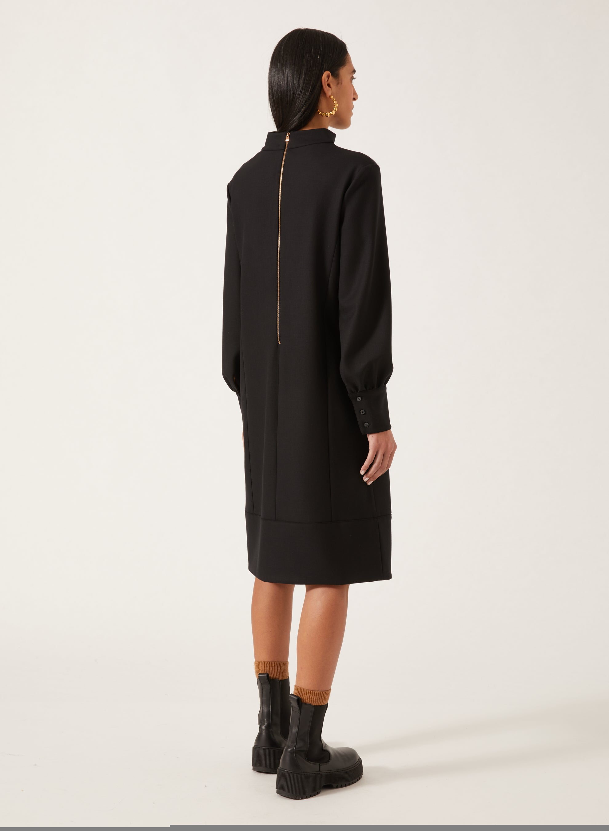 Black_1QTY // Robe droite col montant et bande contrastante en laine - Black