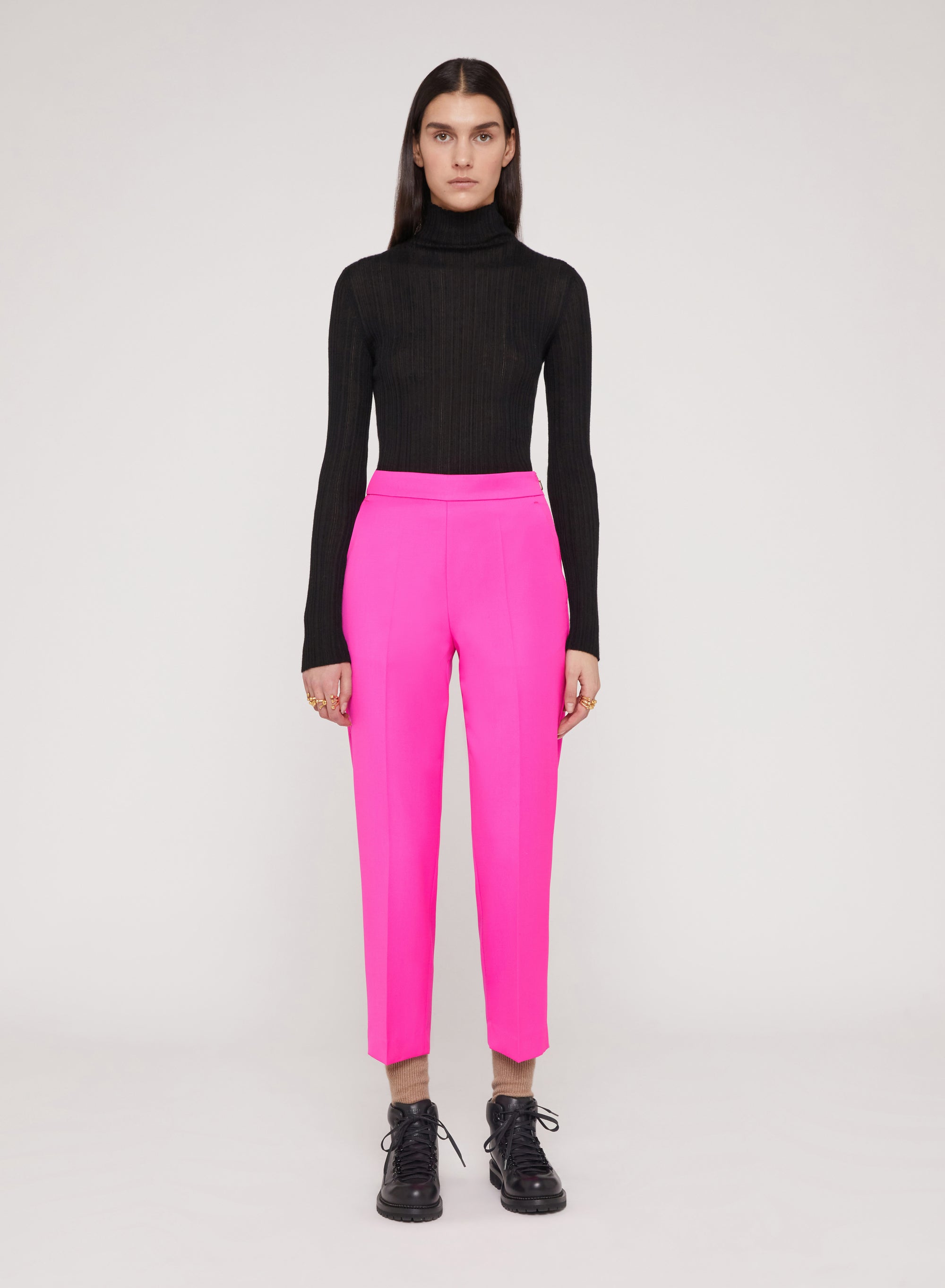 Fucsia_2QTY // Pantalon de tailleur court à pinces en laine - Fucsia