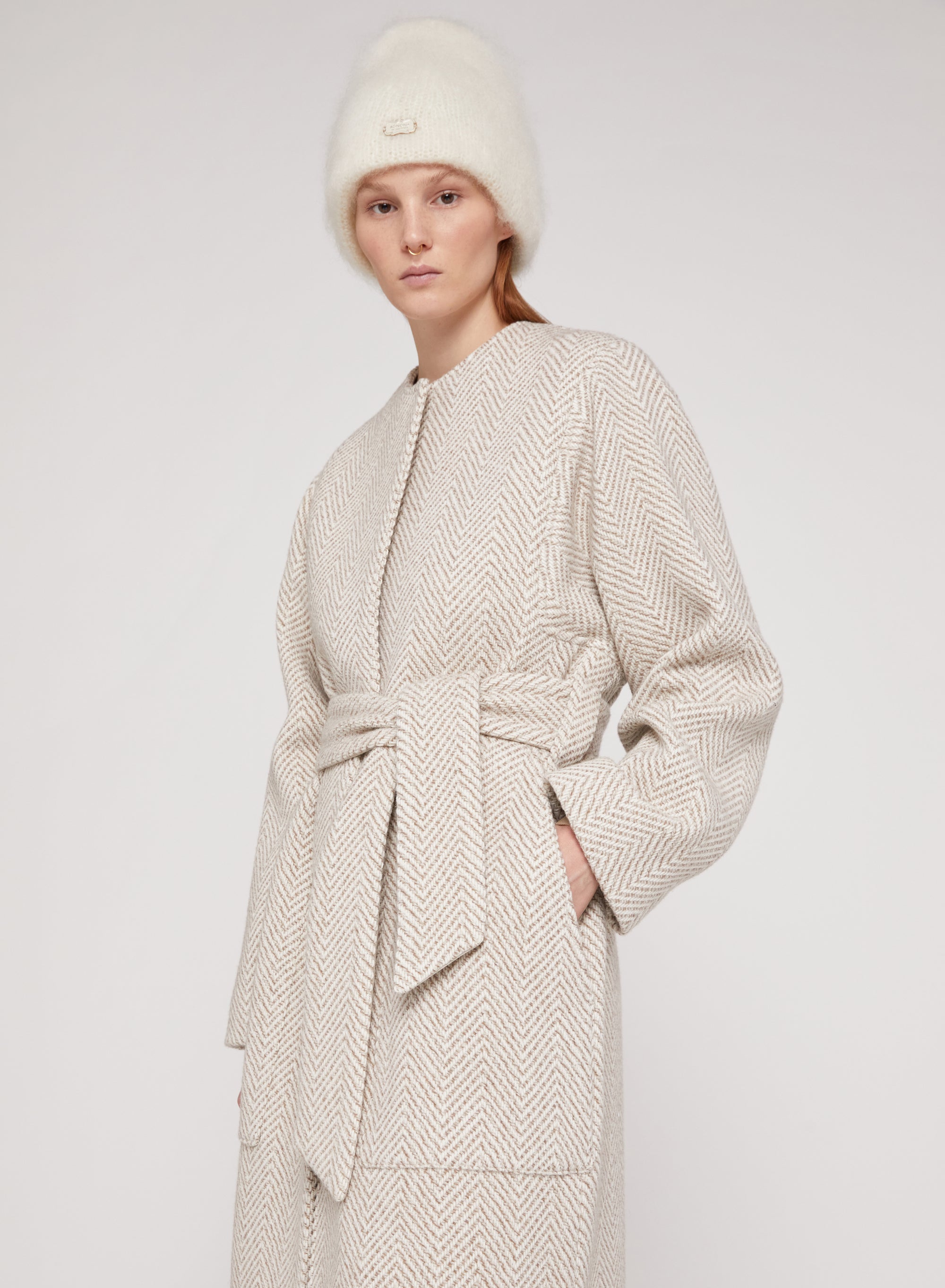 Albino_1QTY // Manteau ceinturé à motif chevrons en laine - Albino