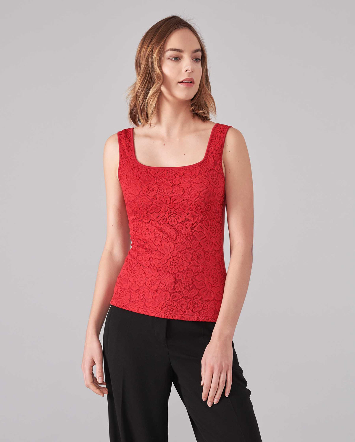 True Red / Top Akela