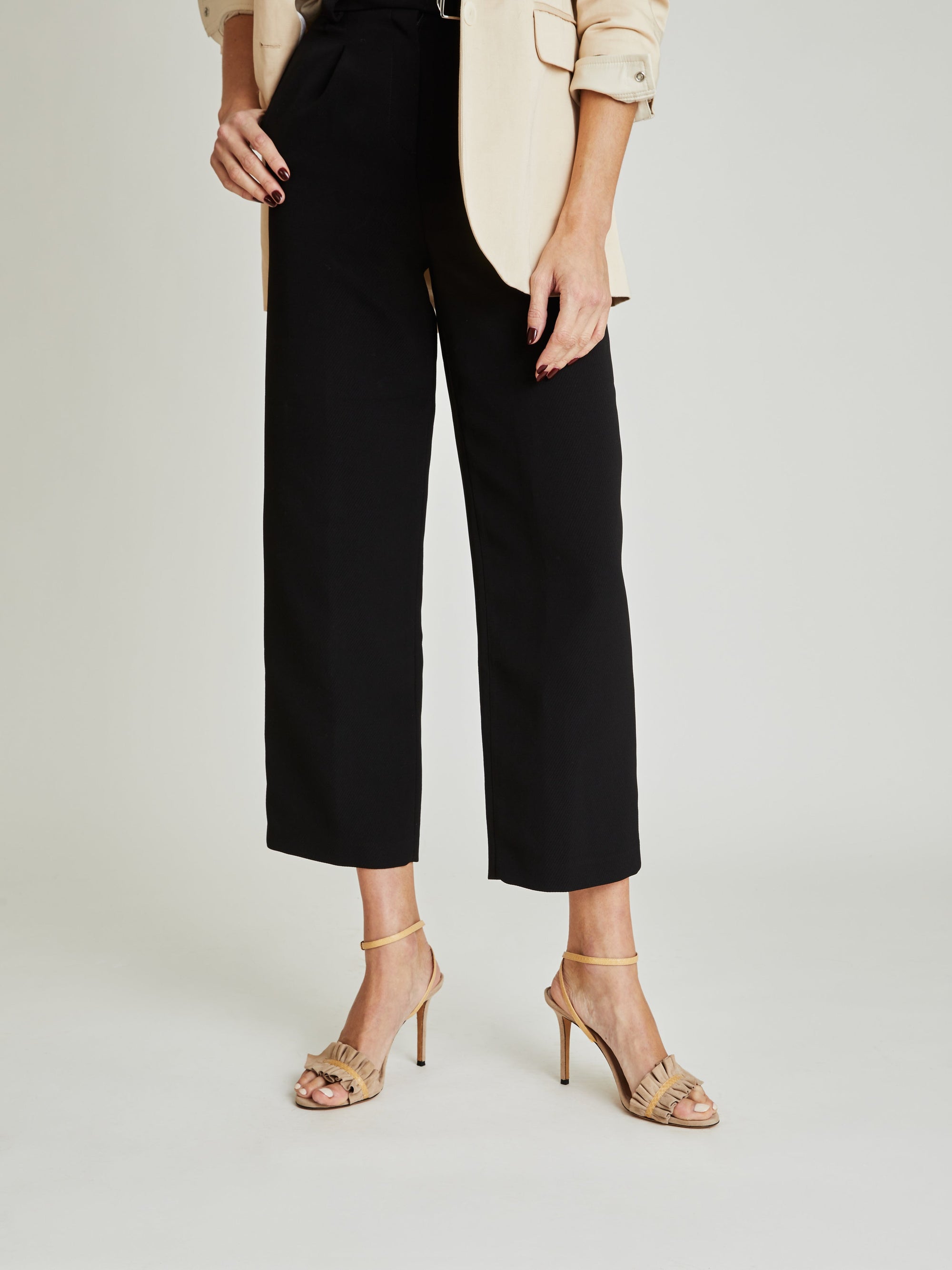8qty DÉJÀ VU 150€ / Sandales Almudena 90 en cuir suédé - Beige