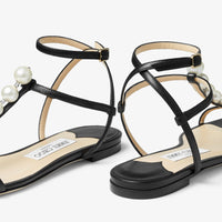 Sandales Amari plates en cuir à perles - Black & White