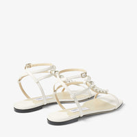 Sandales Amari plates en cuir avec perles - Latte & White