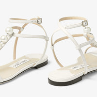 Sandales Amari plates en cuir avec perles - Latte & White