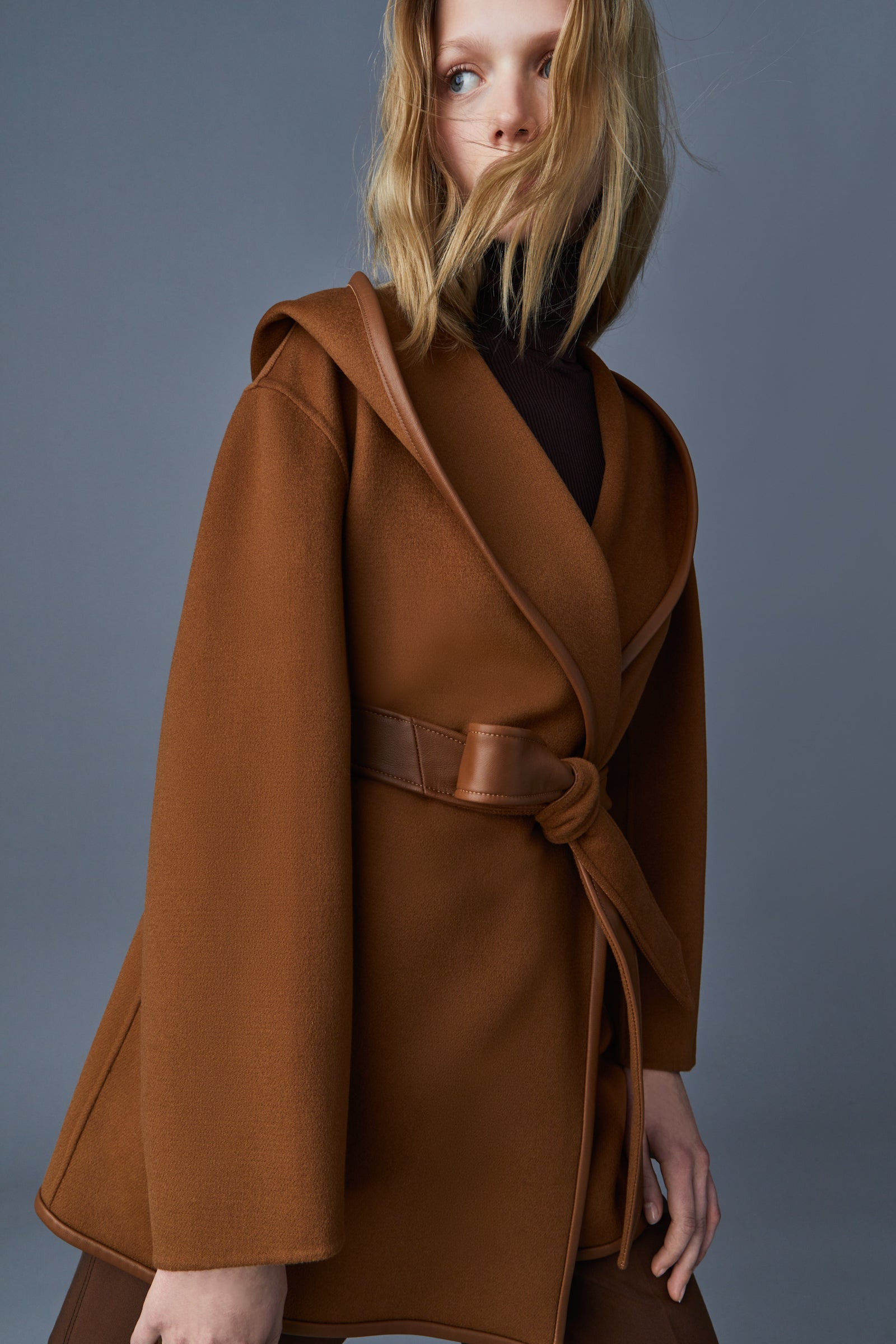 Manteau court Amina ceinturé en laine - Camel