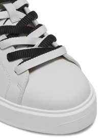 Baskets b-court en cuir lisse - Blanc & Noir