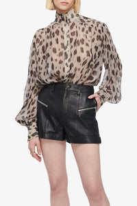 1qty NEW / KACEY TOP - BEIGE LEO