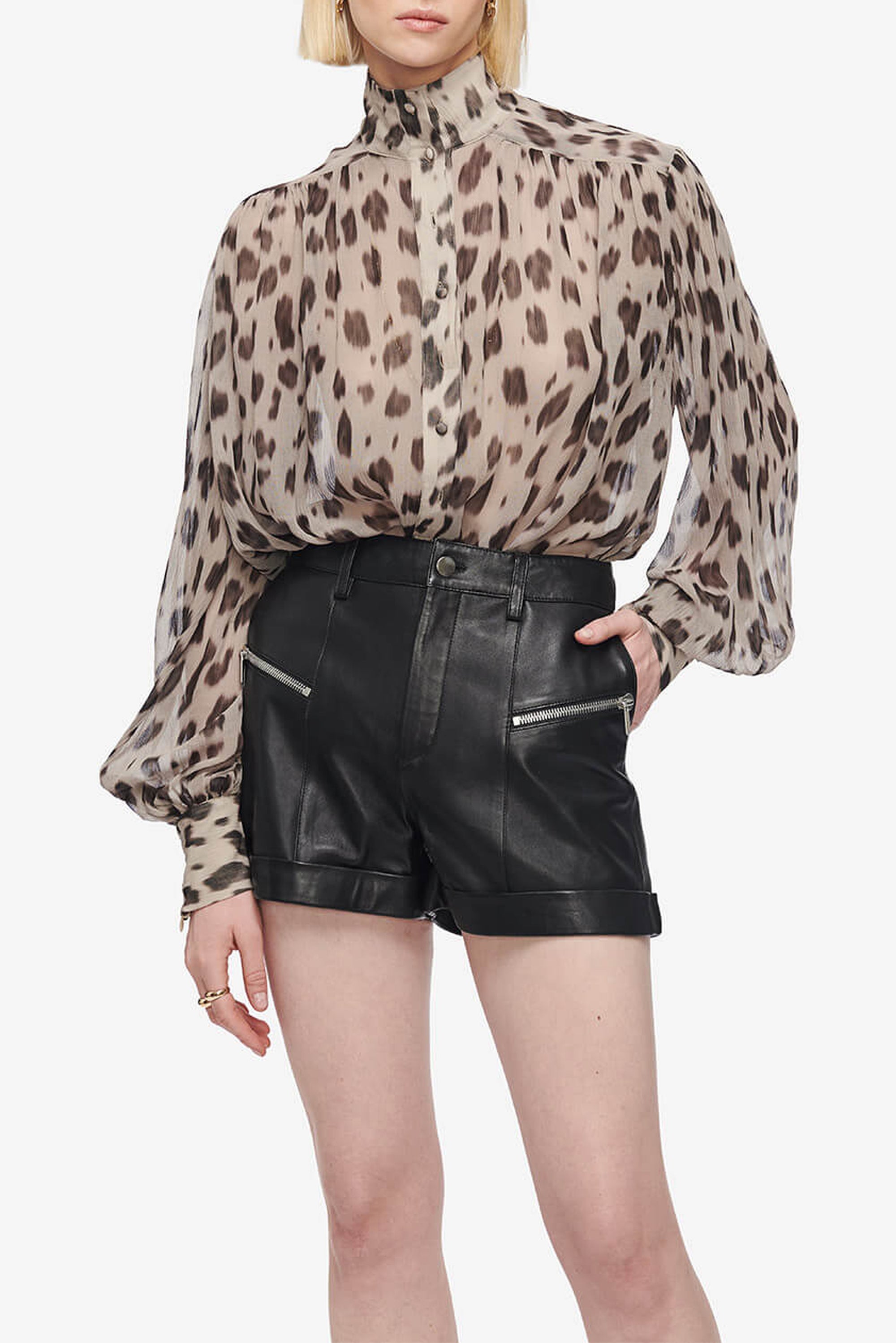 1qty NEW / KACEY TOP - BEIGE LEO