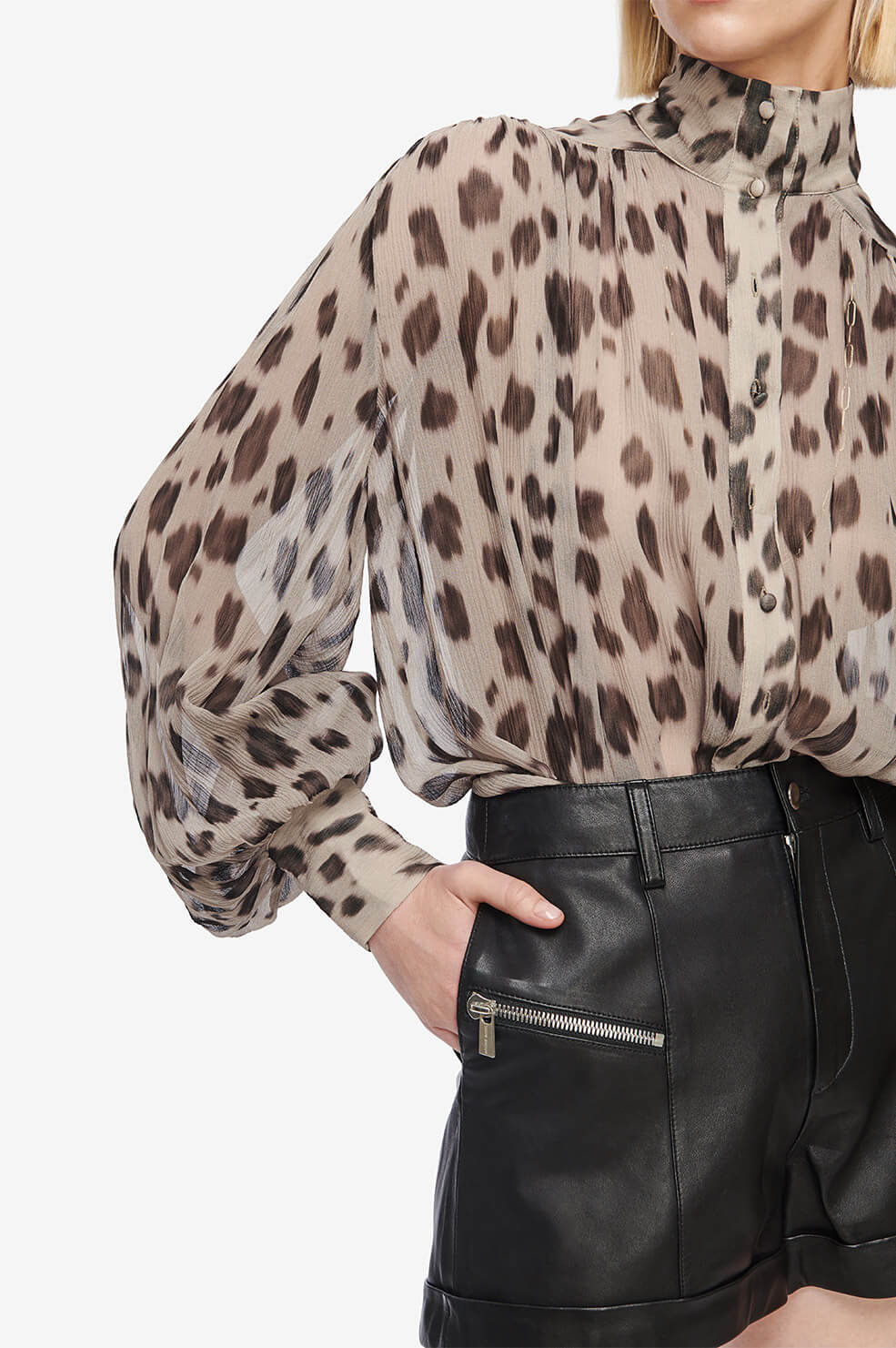 1qty NEW / KACEY TOP - BEIGE LEO