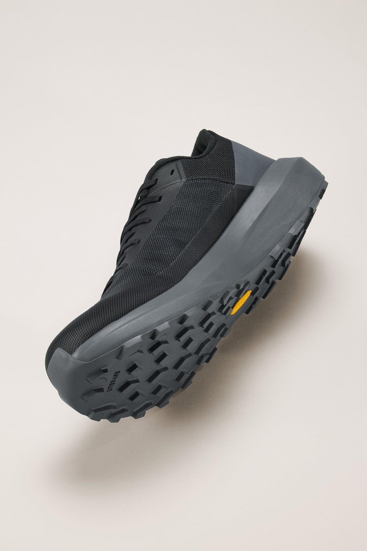 Sneakers Norvan LD 4 - Black & Cloud