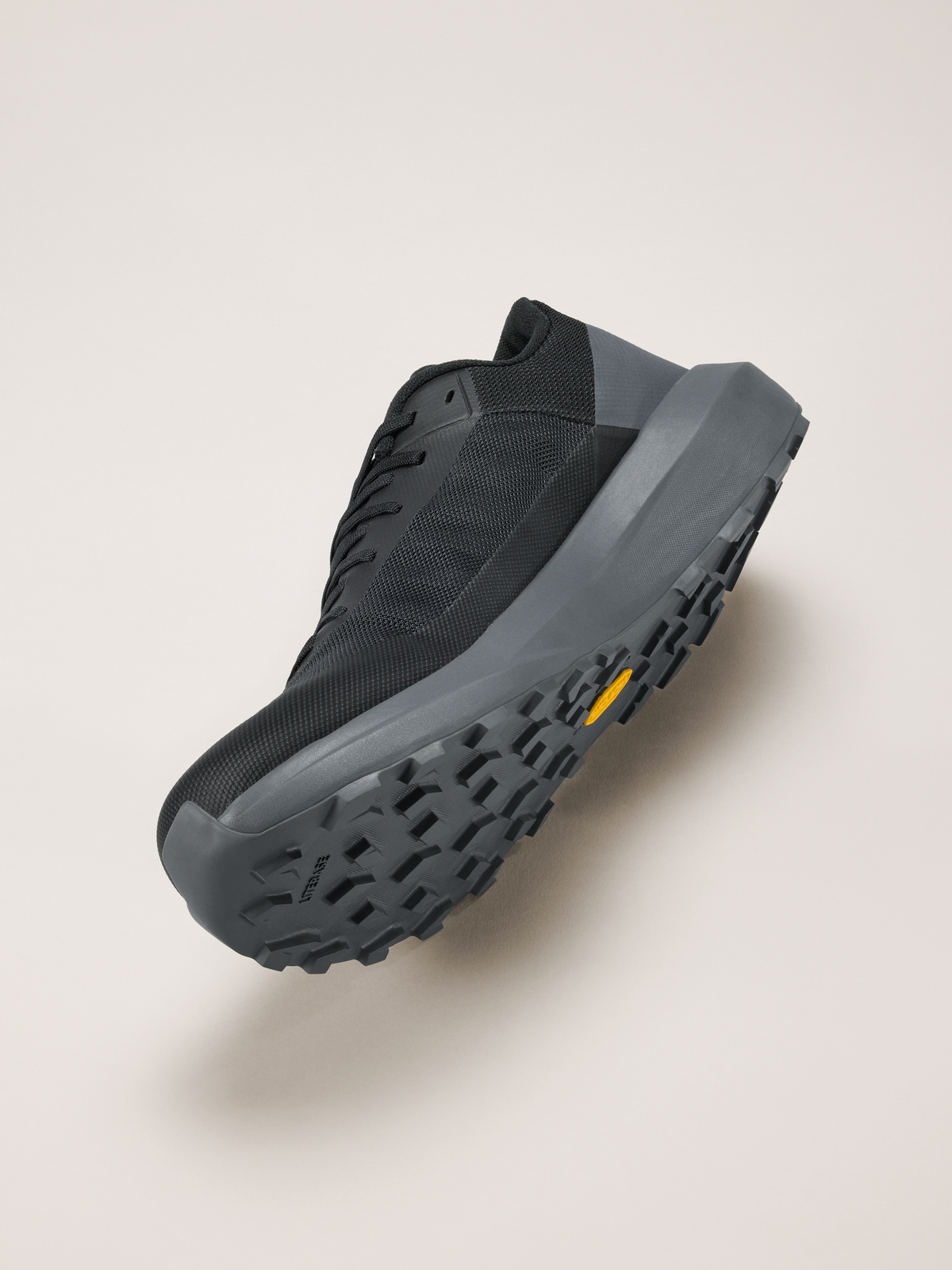 RECO 65 / Sneakers Norvan LD 4 - Black & Cloud