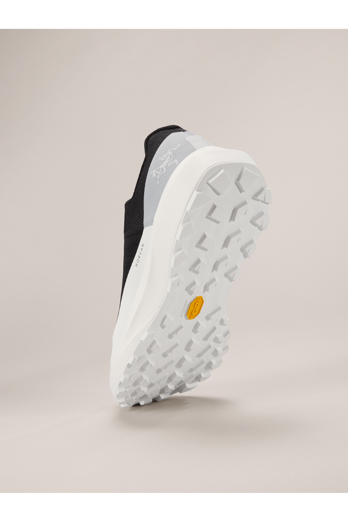 RECO 65 / Sneakers Norvan LD 4 - Black & Arctic Silk