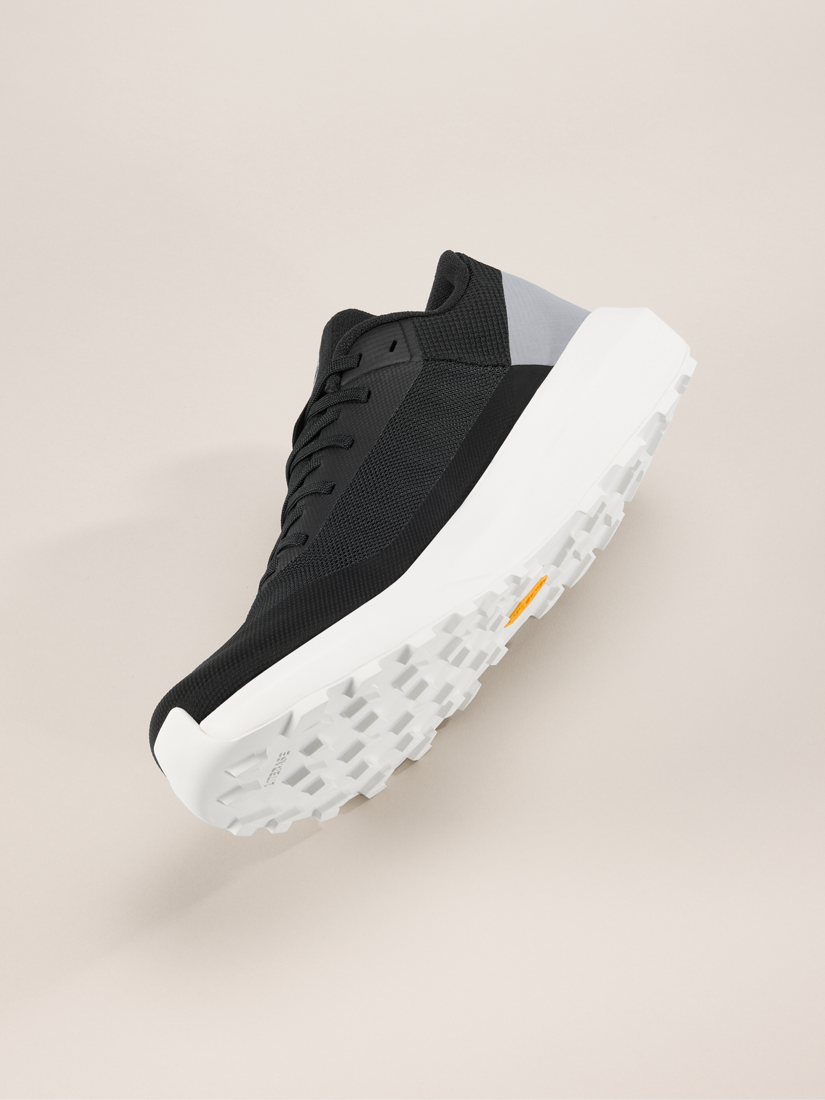 RECO 65 / Sneakers Norvan LD 4 - Black & Arctic Silk