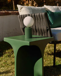 Table d'appoint Hydra en fibre de verre - Vert eucalyptus