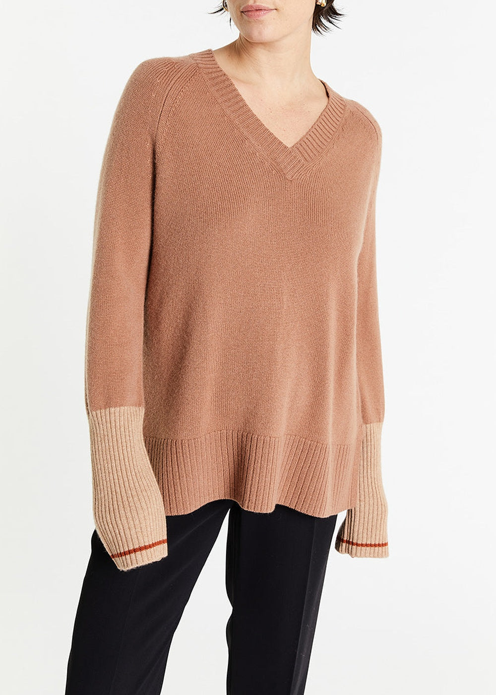 Pull Plaisir à col V en laine & cachemire - Camel