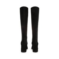 SR ADEN A POURSUIVI LES BOTTES DE MOLLET.