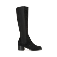 SR ADEN A POURSUIVI LES BOTTES DE MOLLET.