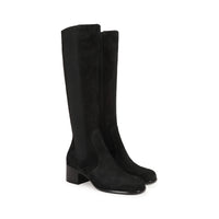 SR ADEN A POURSUIVI LES BOTTES DE MOLLET.