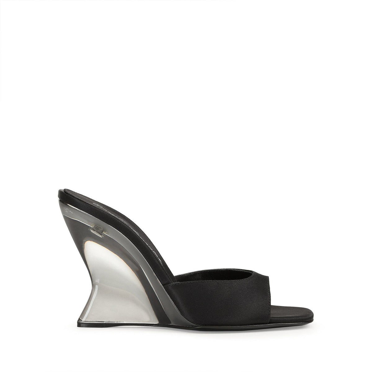 EVANGELIE CREPE SATIN surnommé SABOT