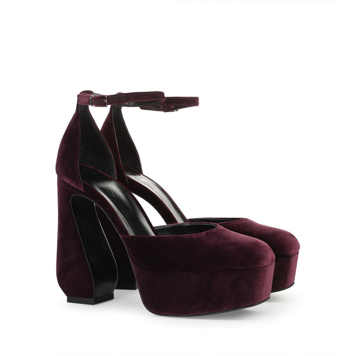 CHAUSSURES DE VELOURS ROUGE doublées