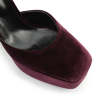 CHAUSSURES DE VELOURS ROUGE doublées