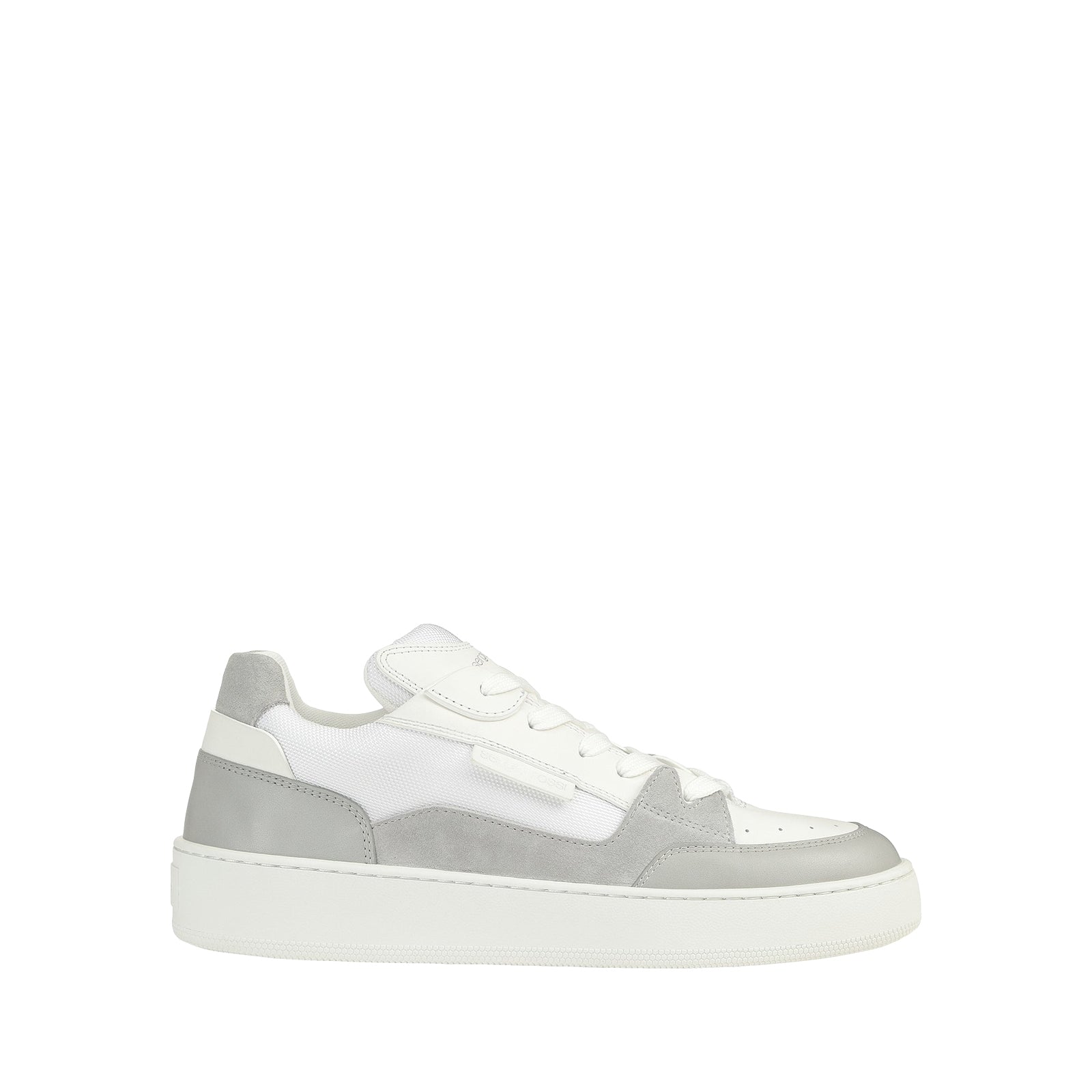 210€   Sneaker
