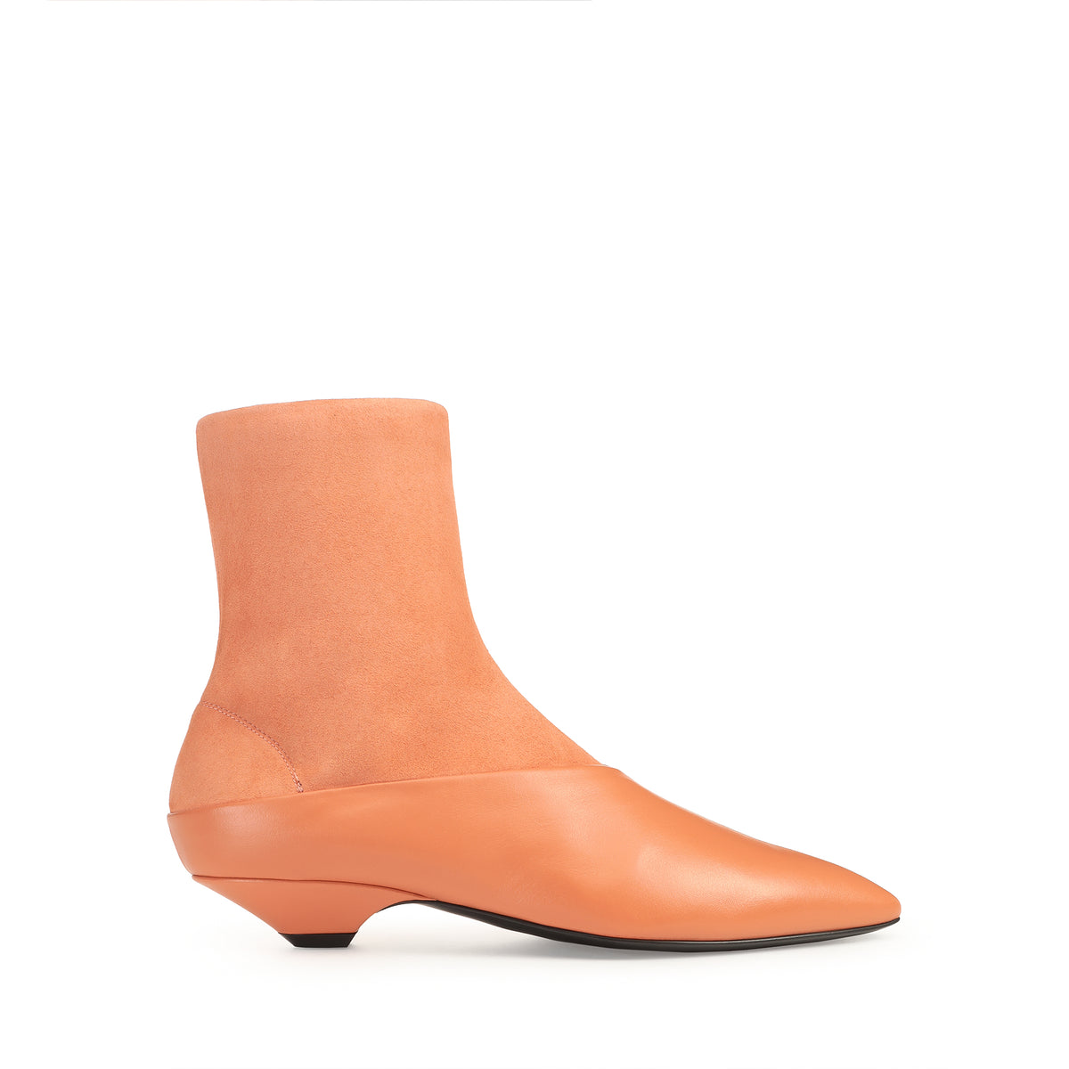 BOTTINES EN SUÈDE EXTENSIBLE À BEC avec SOFT CALFSK