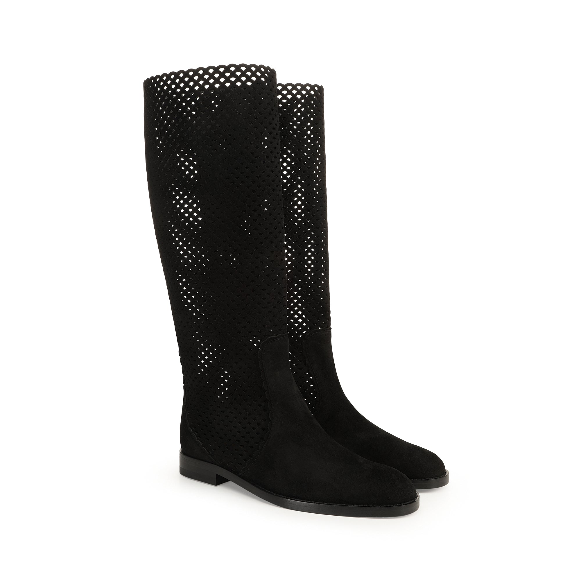 380€   Boot