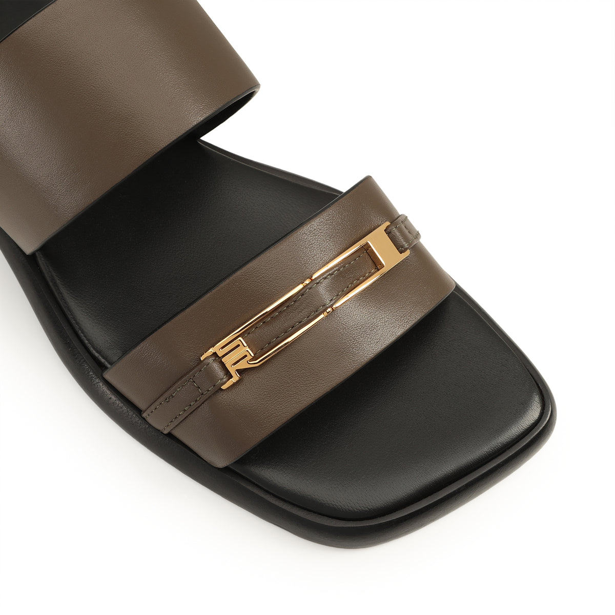 SANDALES EN CUIR DE VEAU ET DOUCES BITT