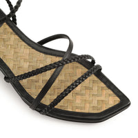 SANDALES DOUCES À TRESSES EN CUIR DE VÊTEMENT + PALME