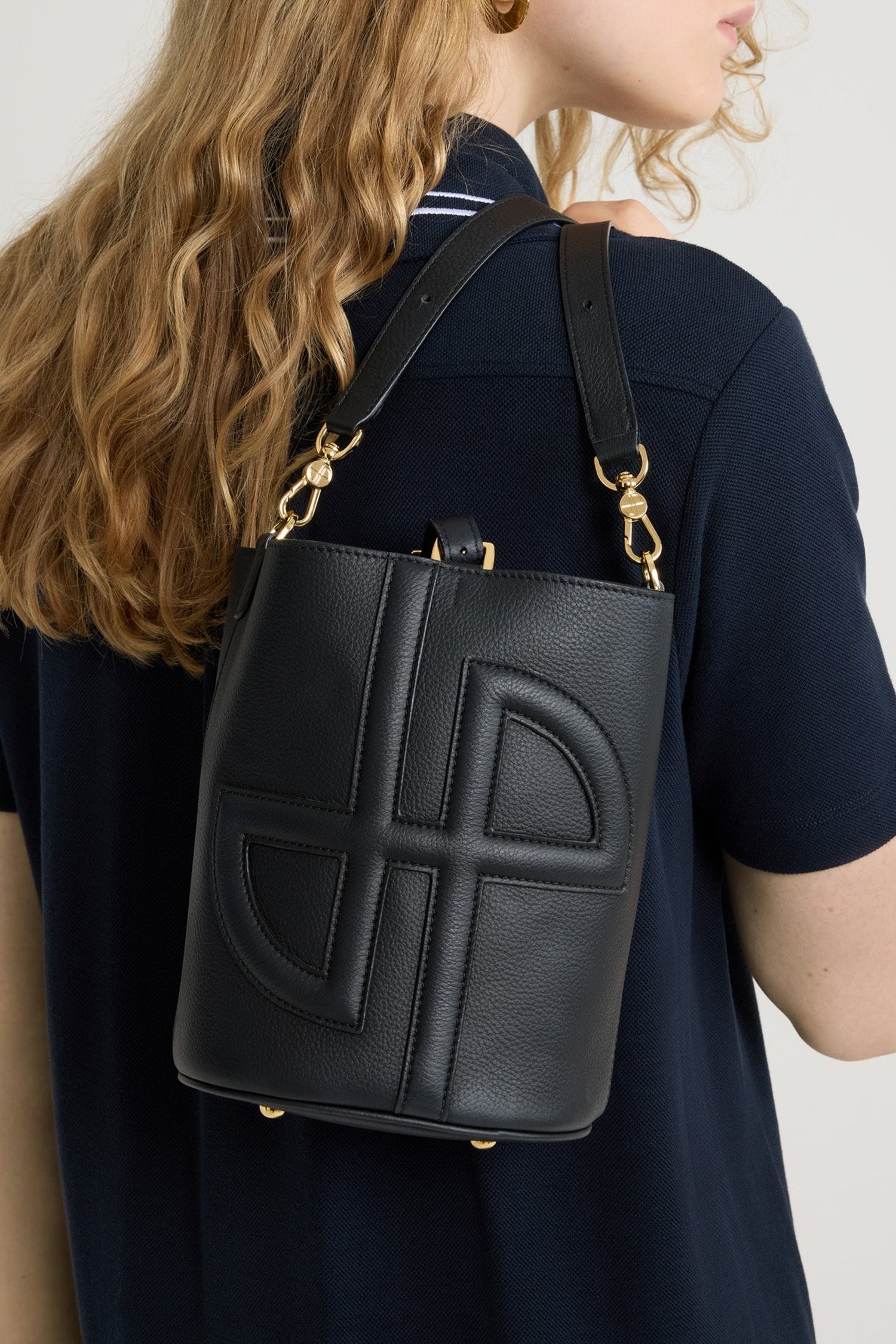 Petit sac seau JP en cuir grainé - Noir