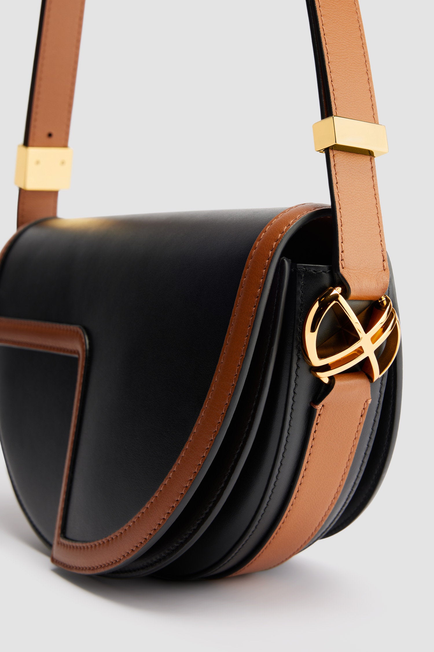 Le Patou bicolore en cuir