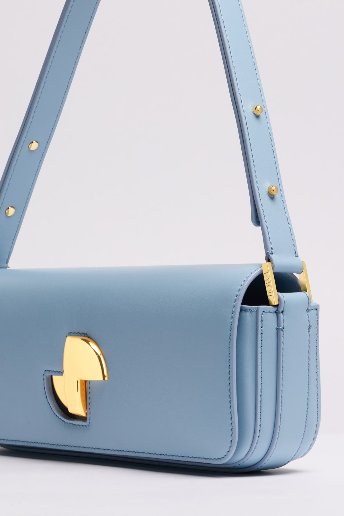 Skylight Blue / Le Lock en cuir