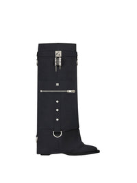 NYLON WITH POCKET AND METALLIC DETAILS