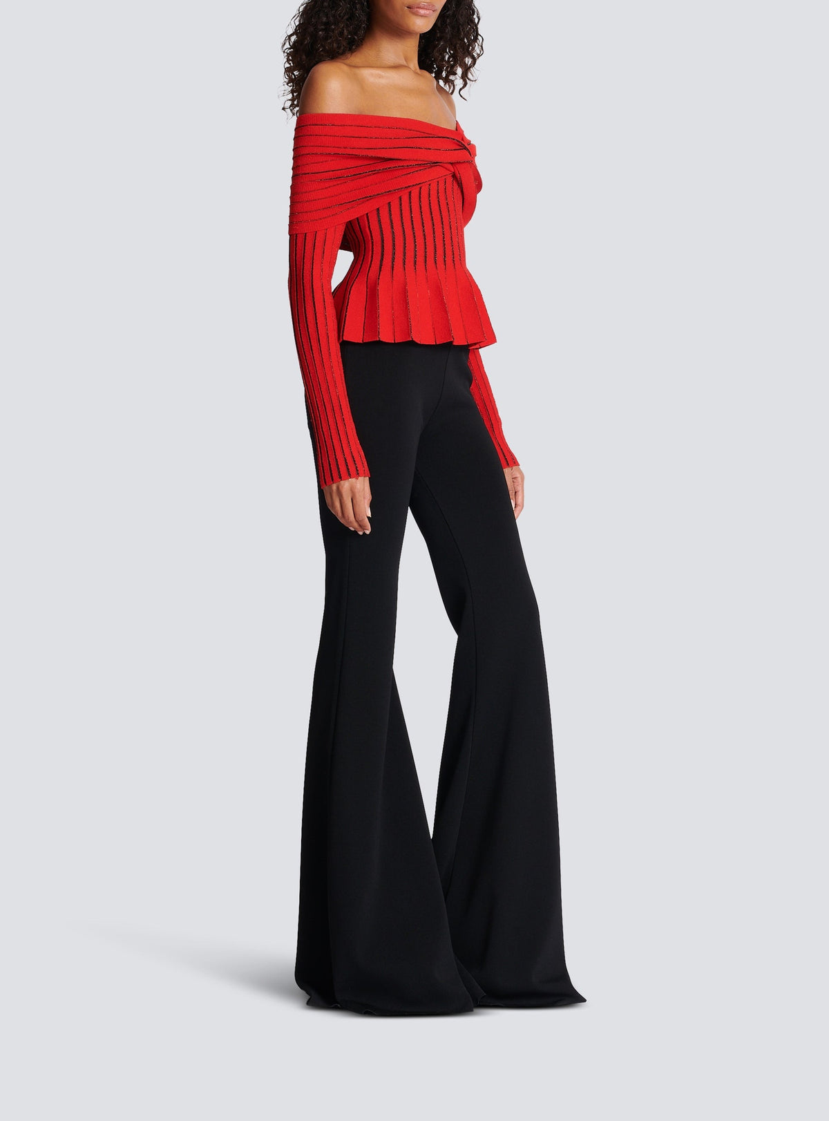 Knotted off-the-shoulder top - Red & Iridescent Black