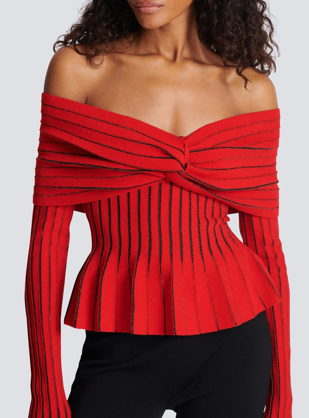 Knotted off-the-shoulder top - Red & Iridescent Black
