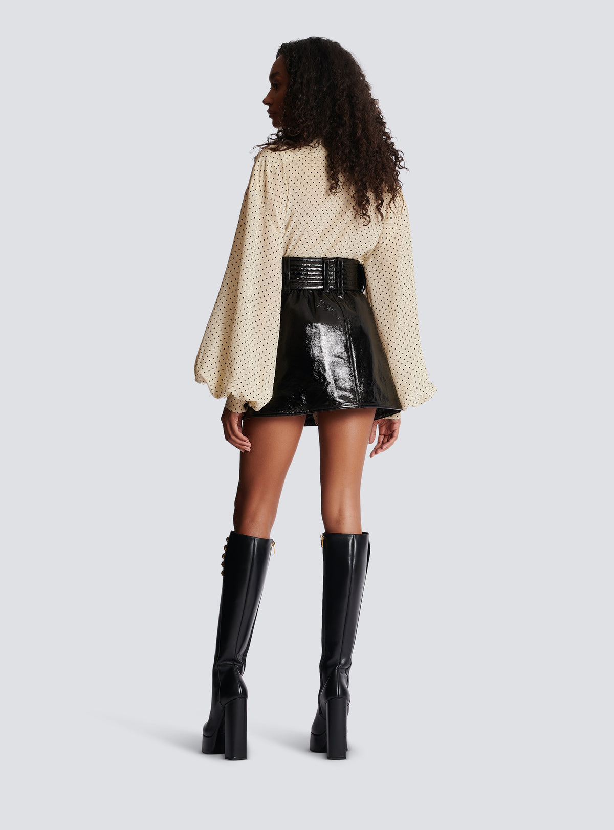 Jupe courte en cuir verni - Noir