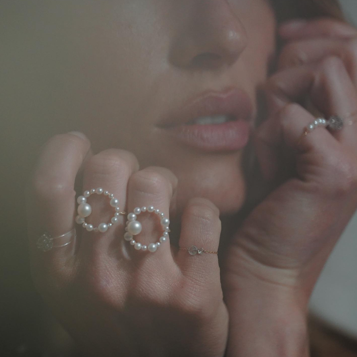 1qty RELIQUAT 450€/ QTY IN : 1-QTY OUT : 1- ST : 100% // Bague Colette 2  saphirs
-Blanc