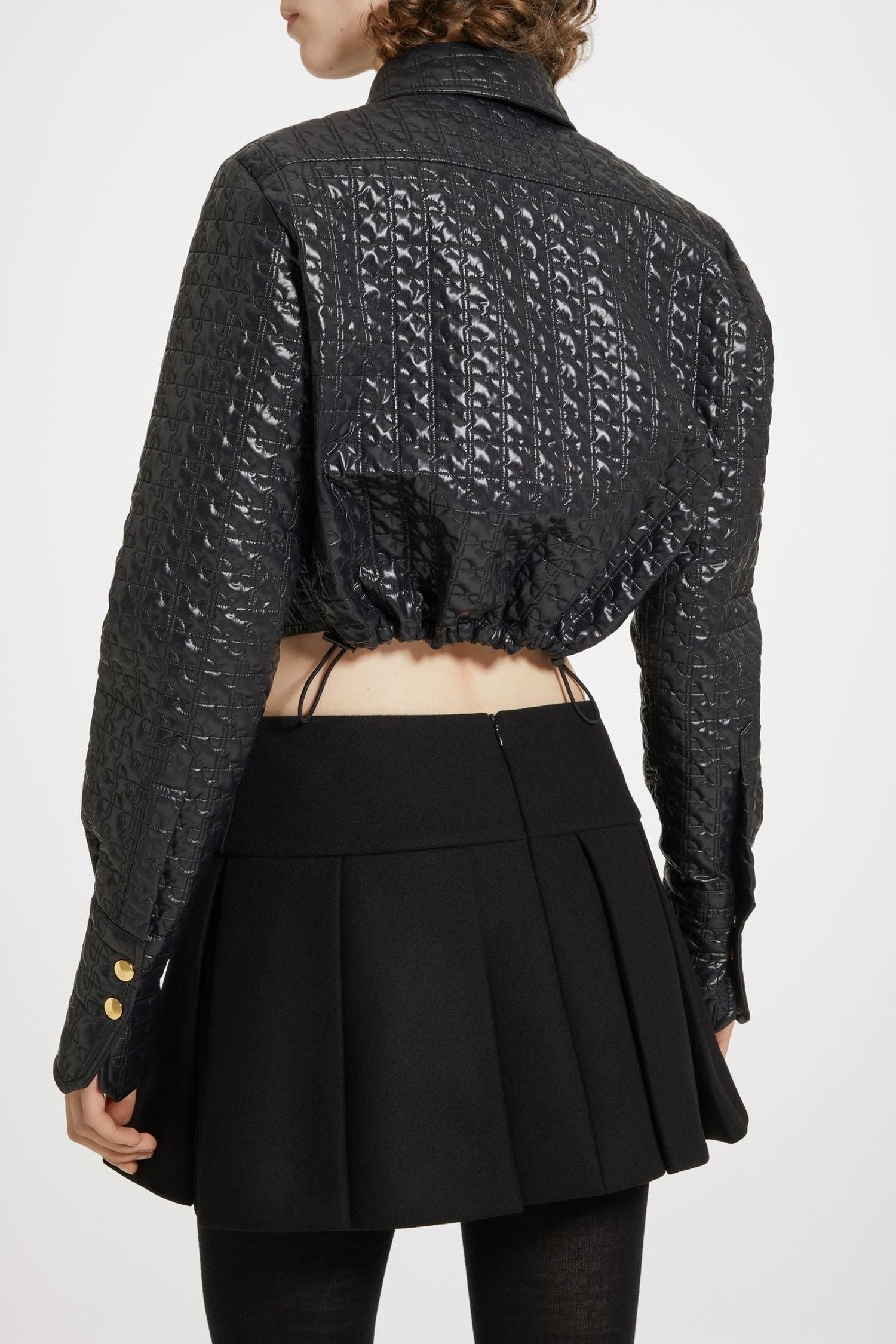 Chemise courte à découpes en nylon matelassé éco-responsable