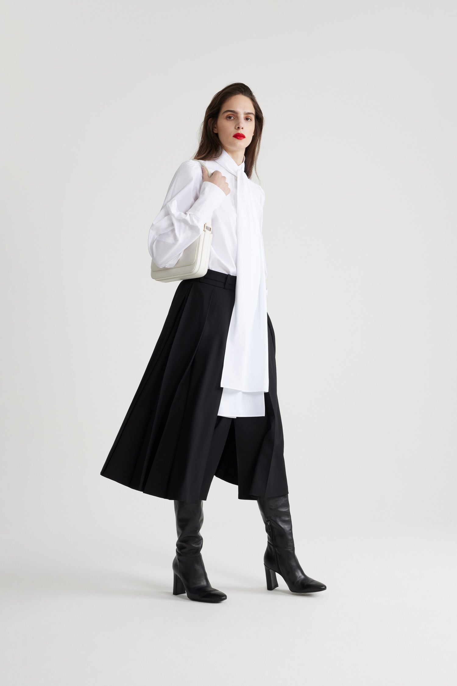 White / Chemise à col lavallière en coton bio