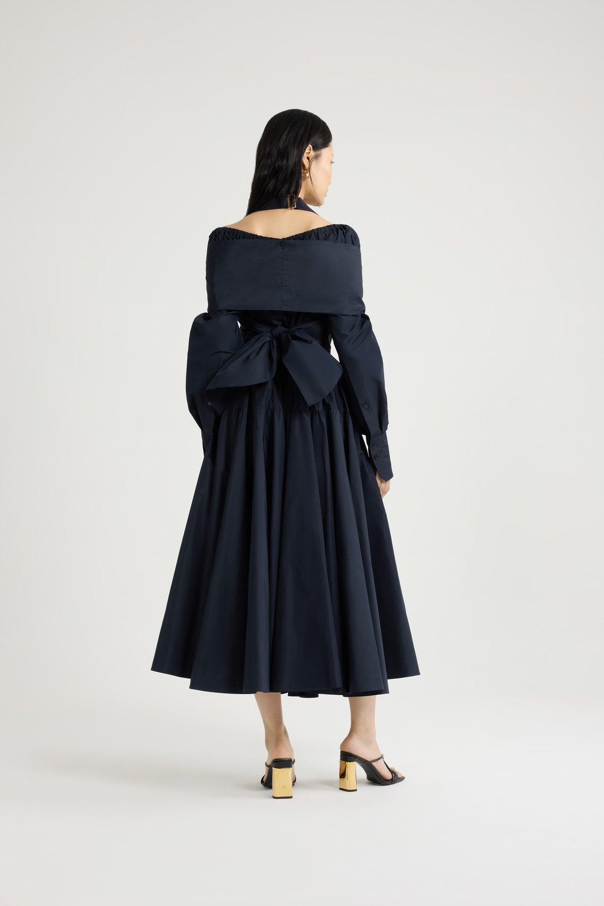 Navy Black / Blouse croisée en faille recyclée