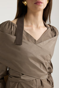 Mocha / Blouse croisée en faille recyclée