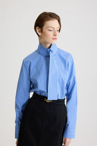 Ice Blue Stripes / Blouse à col foulard en popeline de coton bio imprimée