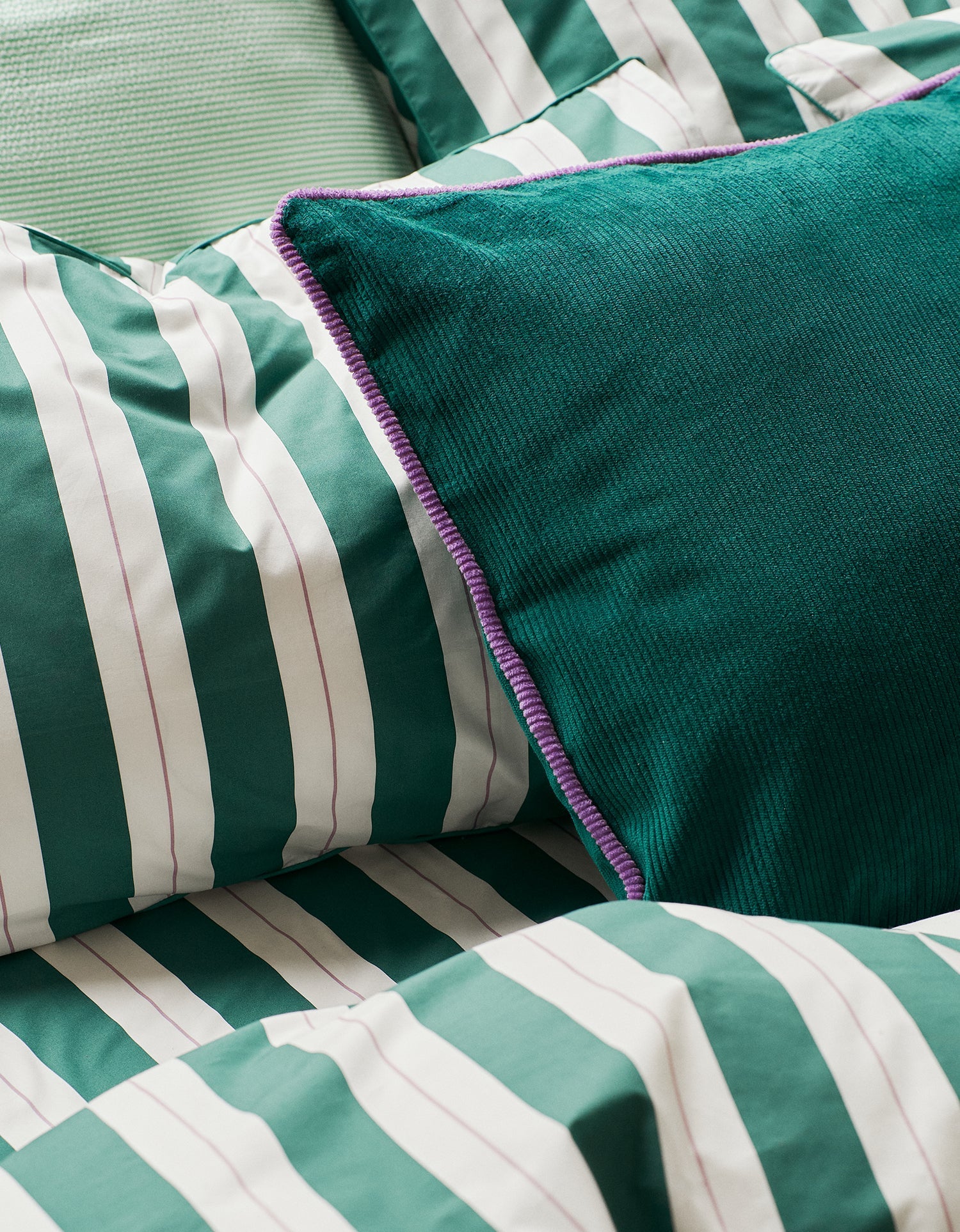 Housse de coussin Club en velours côtelé - Vert