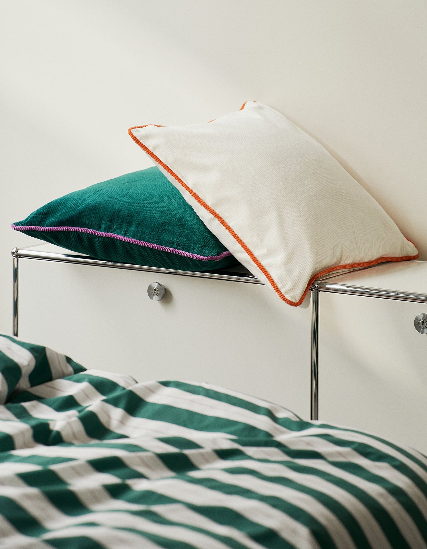 Housse de coussin Club en velours côtelé - Vert