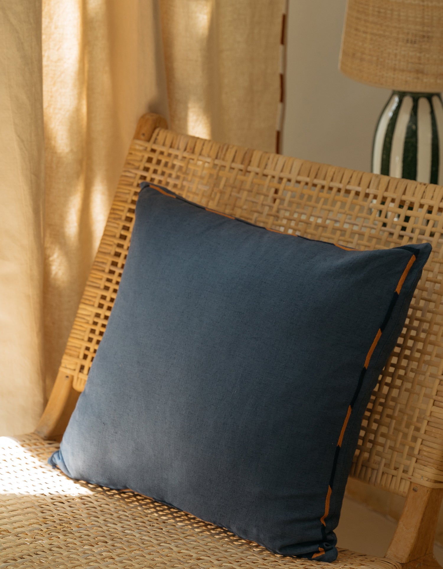 Linen and cotton embroidered cushion cover - Blue