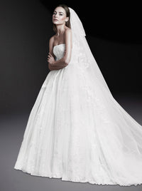 Dress with floral embroidery in silk - Snow White
