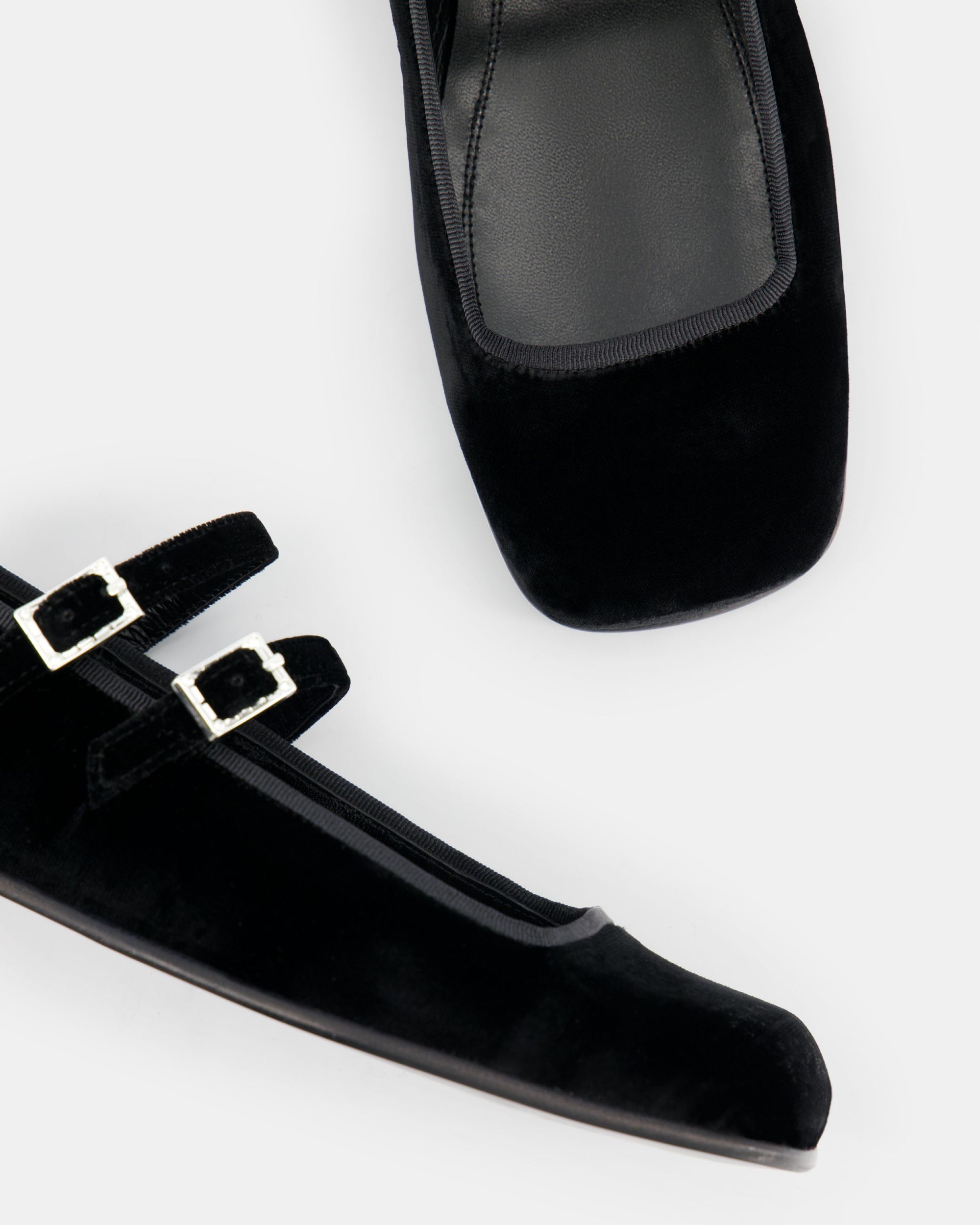 1 QTY New Bulla Rina Black Velvet