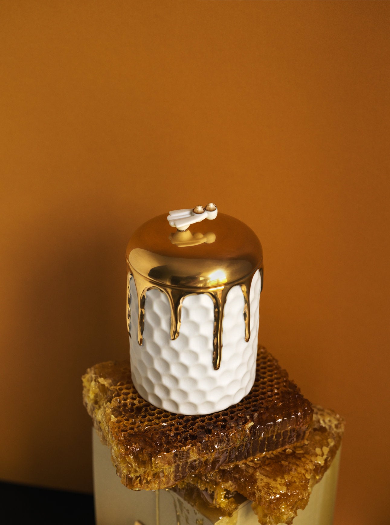 Bougie Apothecary en porcelaine - Abeille